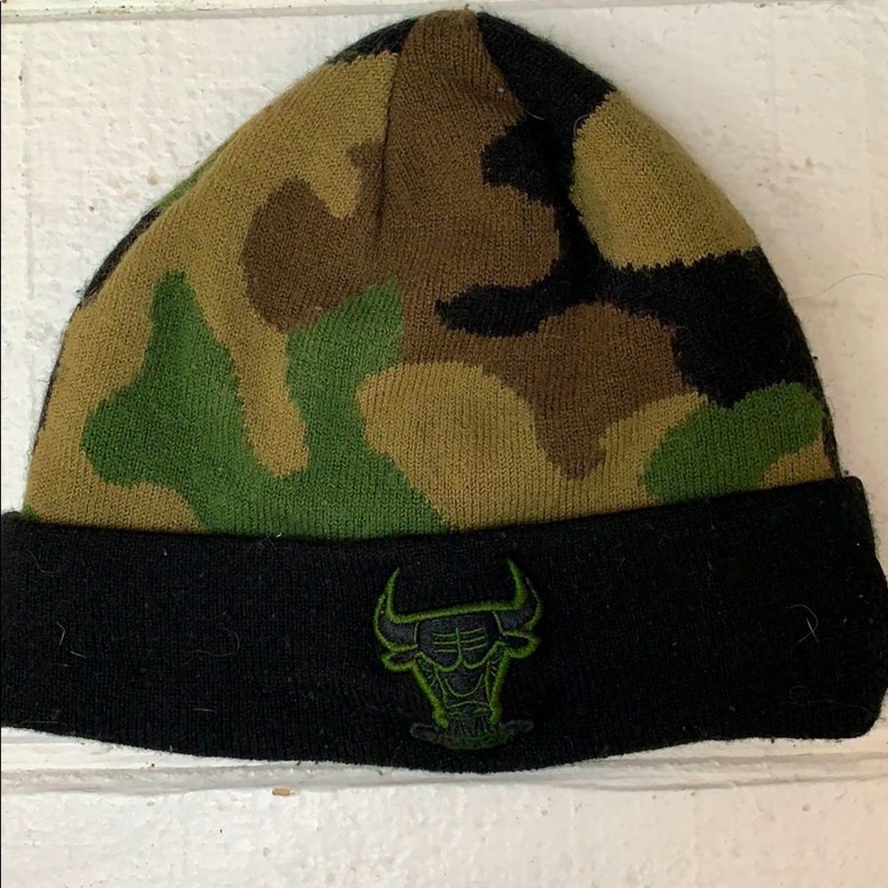 Chicago Bulls army print beanie